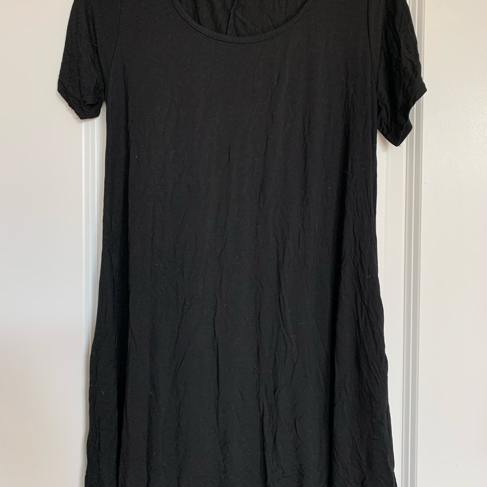 Short sleeve black dress mini dress